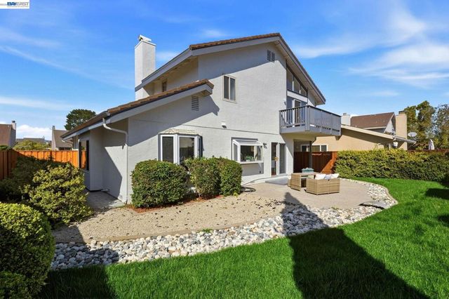 330 Tampa Ct, Foster City, CA 94404