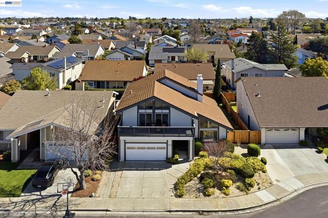 330 Tampa Ct, Foster City, CA 94404