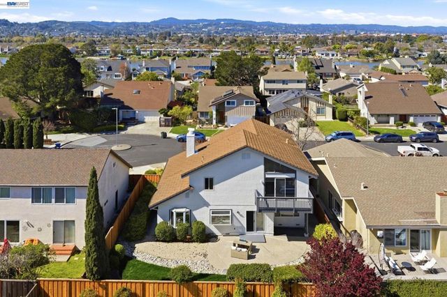 330 Tampa Ct, Foster City, CA 94404