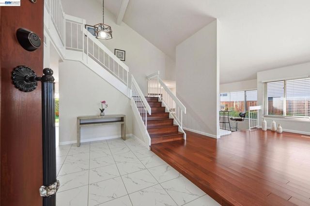 330 Tampa Ct, Foster City, CA 94404