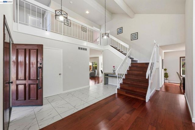 330 Tampa Ct, Foster City, CA 94404