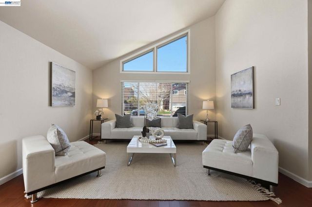 330 Tampa Ct, Foster City, CA 94404