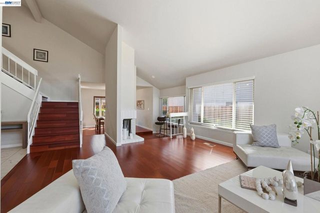 330 Tampa Ct, Foster City, CA 94404