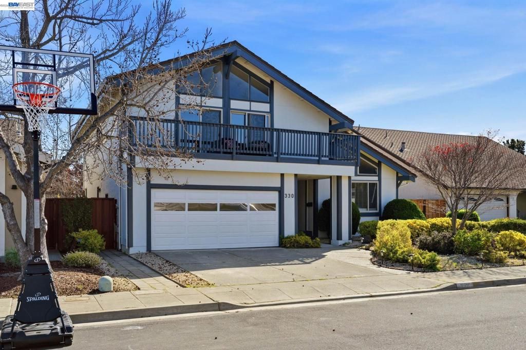 Image 2 of property listing at 330 Tampa Ct, Foster City, CA 94404