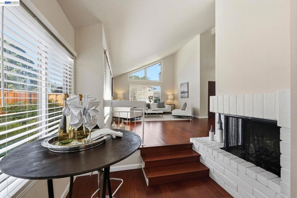 Image 21 of property listing at 330 Tampa Ct, Foster City, CA 94404