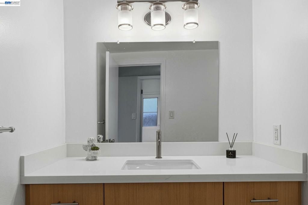 Image 27 of property listing at 330 Tampa Ct, Foster City, CA 94404