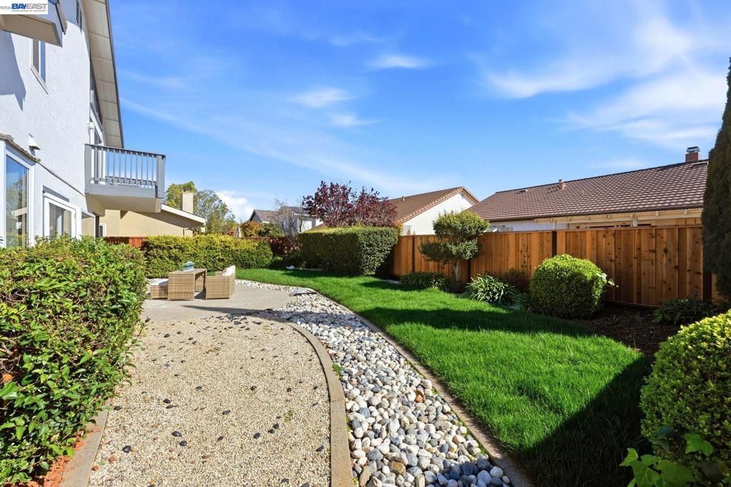 Image 34 of property listing at 330 Tampa Ct, Foster City, CA 94404