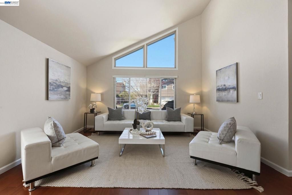 Image 7 of property listing at 330 Tampa Ct, Foster City, CA 94404