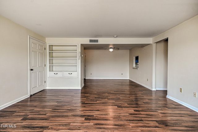 1585 Fort Henry Drive Apt 6h, Kingsport, TN 37664