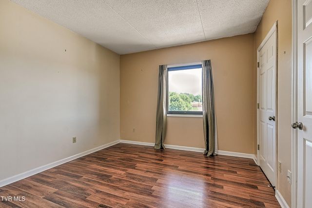 1585 Fort Henry Drive Apt 6h, Kingsport, TN 37664