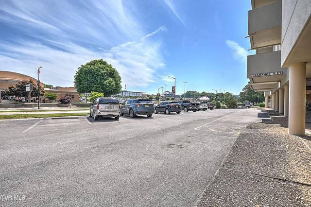 1585 Fort Henry Drive Apt 6h, Kingsport, TN 37664
