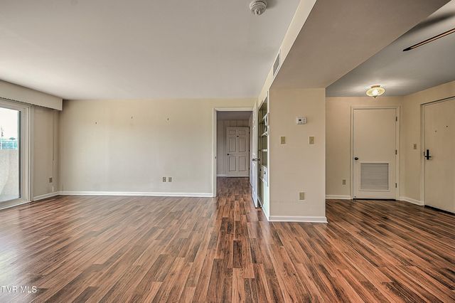 1585 Fort Henry Drive Apt 6h, Kingsport, TN 37664