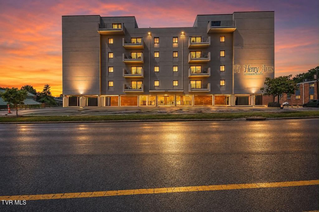1585 Fort Henry Drive Apt 6h, Kingsport, TN 37664