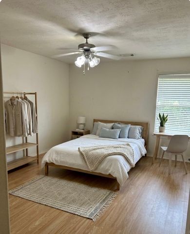 6815 Great Oaks Shadow Drive, Houston, TX 77083