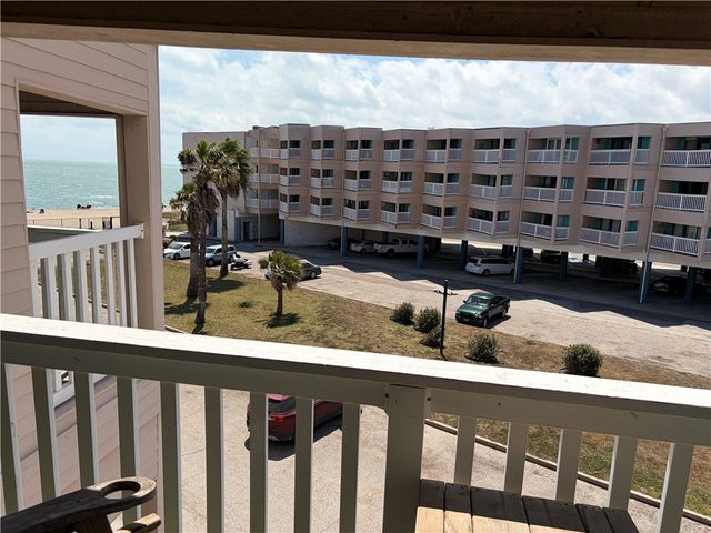 3938 Surfside Blvd, Corpus Christi, TX 78402