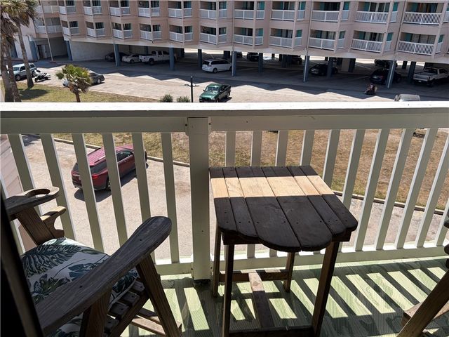 3938 Surfside Blvd, Corpus Christi, TX 78402