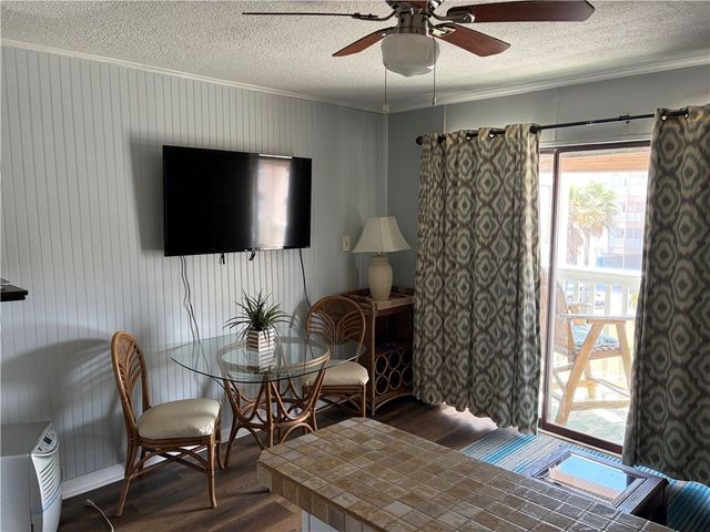 3938 Surfside Blvd, Corpus Christi, TX 78402