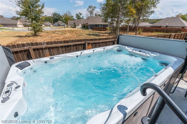 8319 Mclaren Drive, Fort Smith, AR 72916