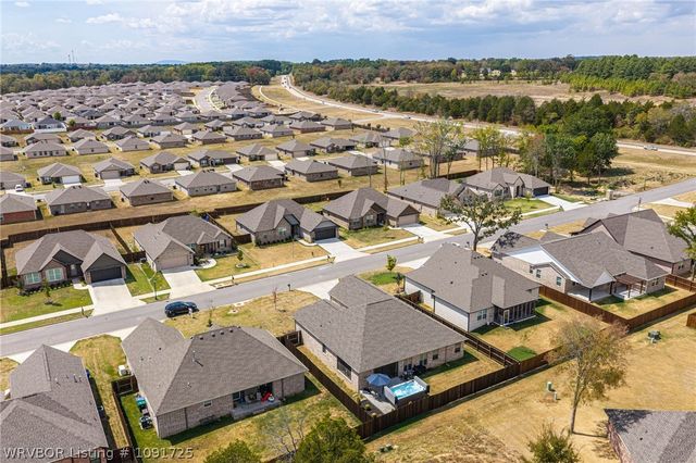8319 Mclaren Drive, Fort Smith, AR 72916