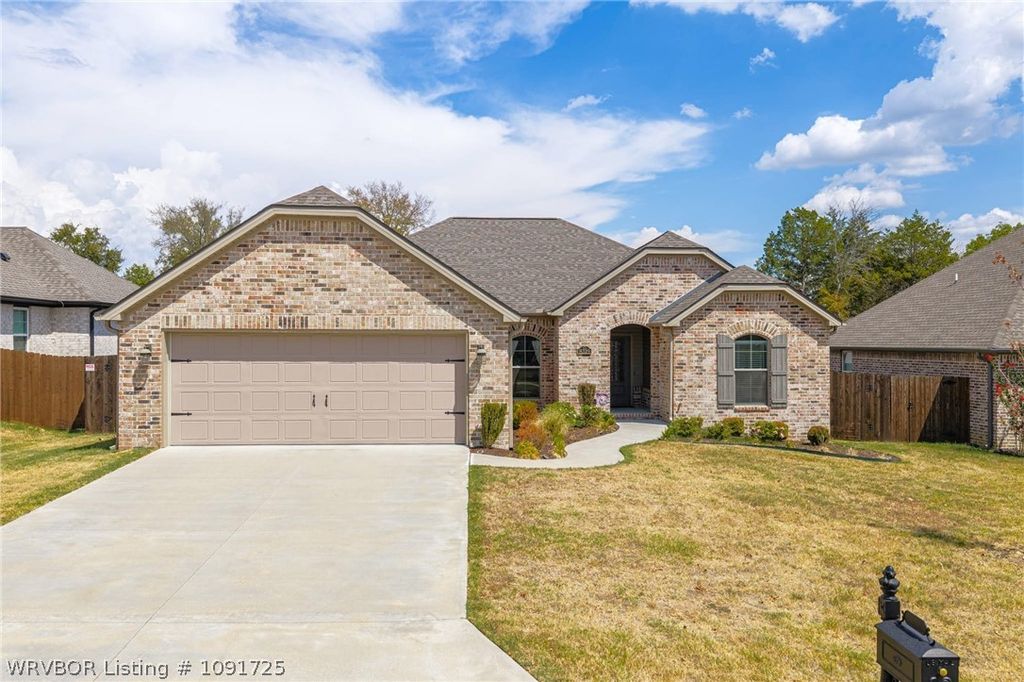 8319 Mclaren Drive, Fort Smith, AR 72916