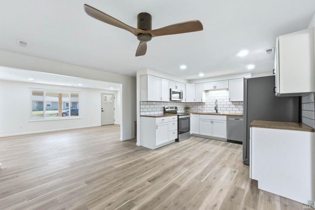 1903 Coronet Drive, Fort Wayne, IN 46815