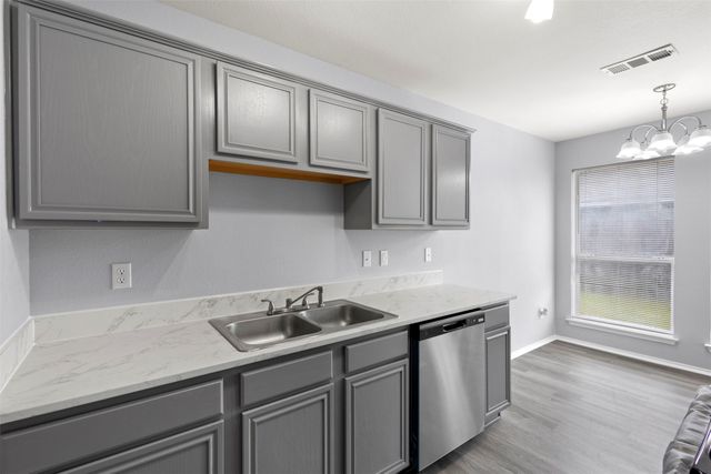 1516 S Rockwall Avenue, Terrell, TX 75160