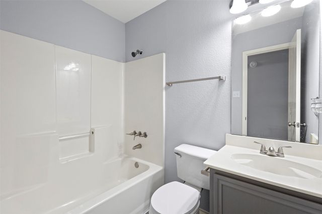 1516 S Rockwall Avenue, Terrell, TX 75160