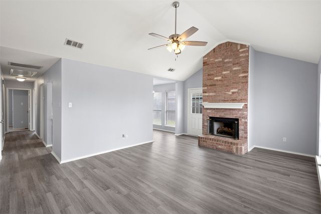 1516 S Rockwall Avenue, Terrell, TX 75160