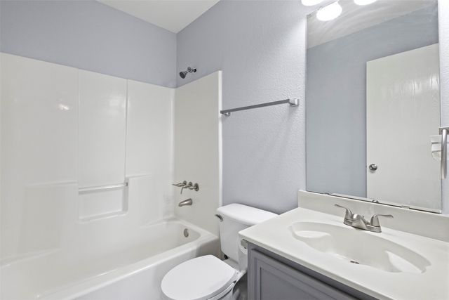 1516 S Rockwall Avenue, Terrell, TX 75160