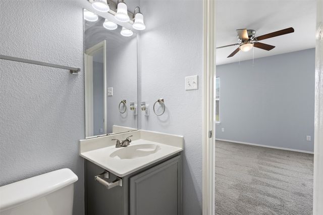 1516 S Rockwall Avenue, Terrell, TX 75160