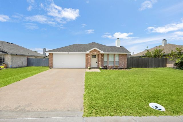 1516 S Rockwall Avenue, Terrell, TX 75160