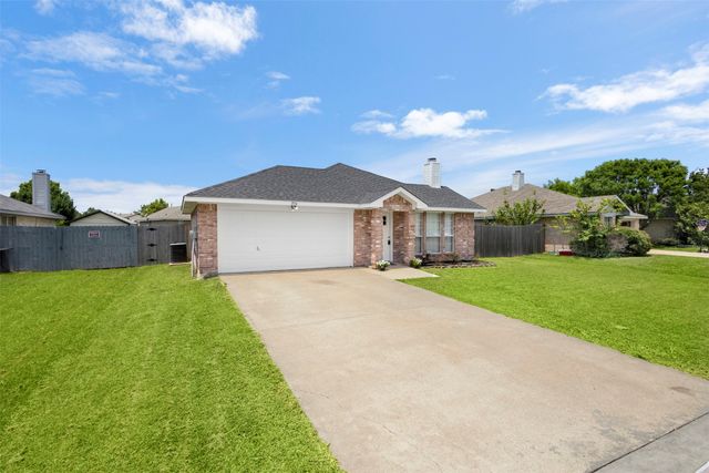 1516 S Rockwall Avenue, Terrell, TX 75160