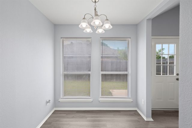 1516 S Rockwall Avenue, Terrell, TX 75160