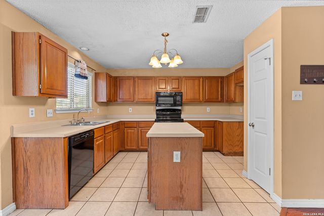 7706 Fallen Pine, Converse, TX 78109