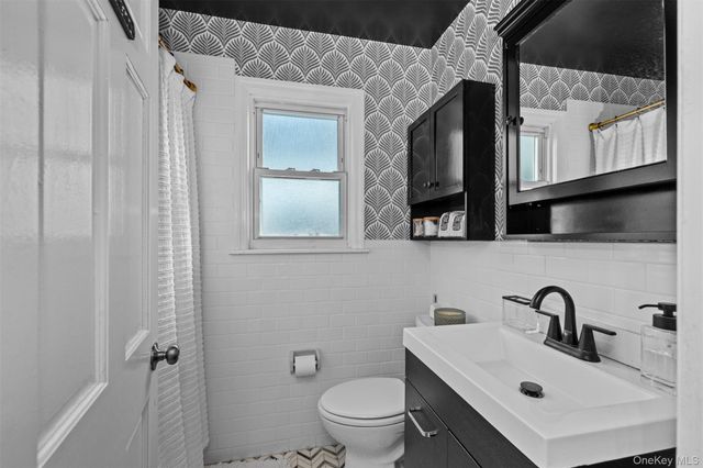 194 W Neck Road, Huntington, NY 11743