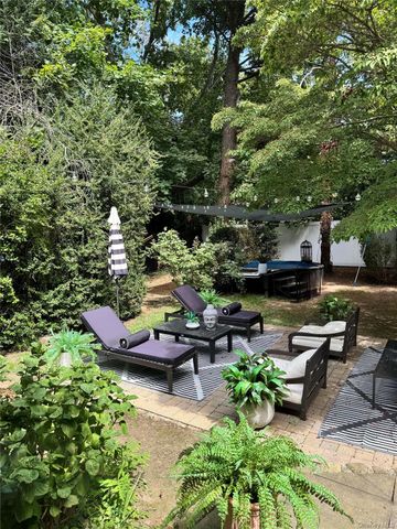 194 W Neck Road, Huntington, NY 11743