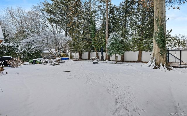 194 W Neck Road, Huntington, NY 11743