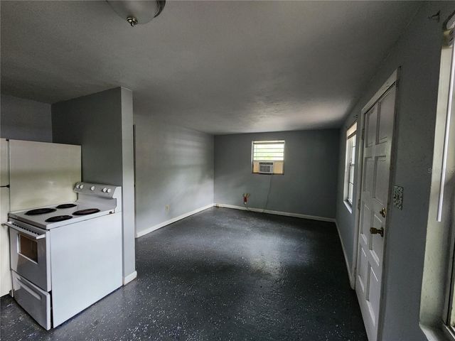 1958 NW 4 STREET B, Gainesville, FL 32609