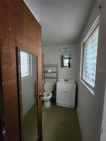 1958 NW 4 STREET B, Gainesville, FL 32609