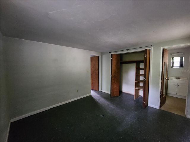 1958 NW 4 STREET B, Gainesville, FL 32609