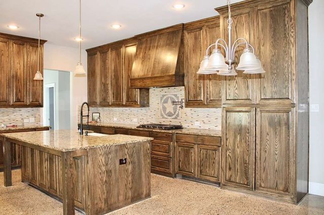 722 Clements Avenue, Van Alstyne, TX 75495