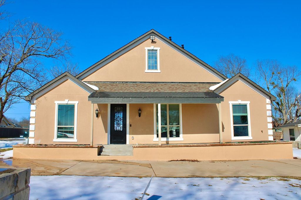 722 Clements Avenue, Van Alstyne, TX 75495