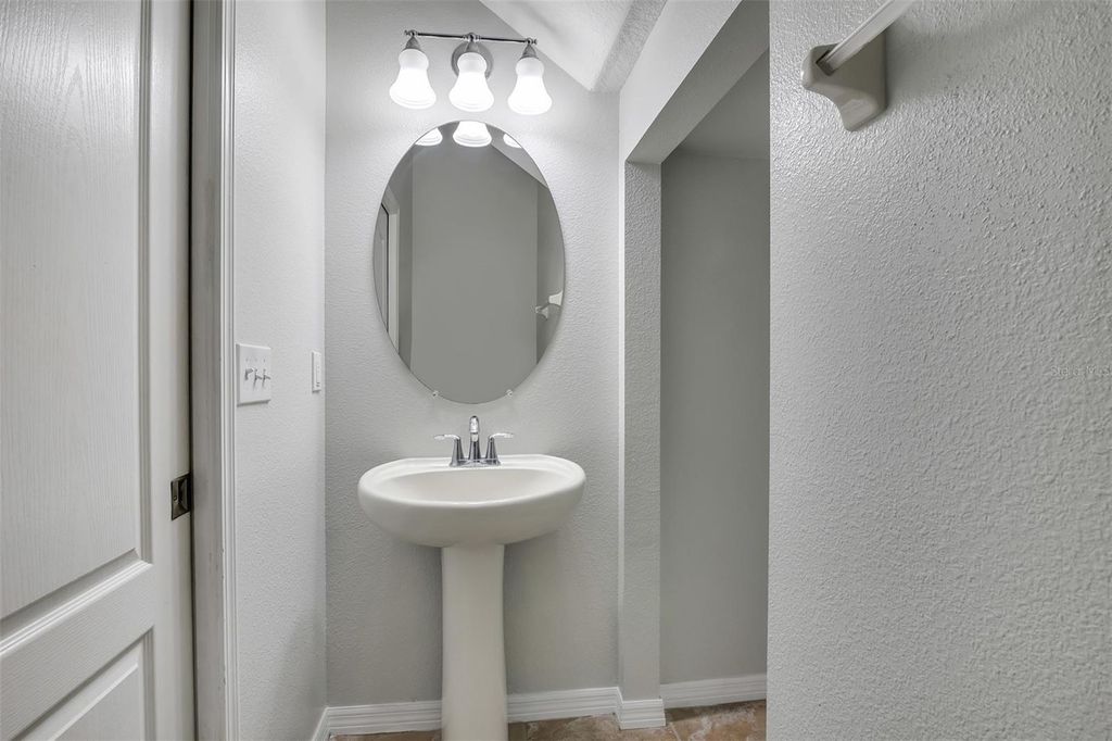 Image 18 of property listing at 10769 SAVANNAH LANDING CIRCLE, Orlando, FL 32832