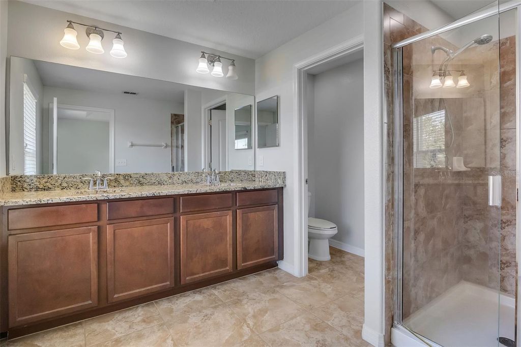 Image 20 of property listing at 10769 SAVANNAH LANDING CIRCLE, Orlando, FL 32832