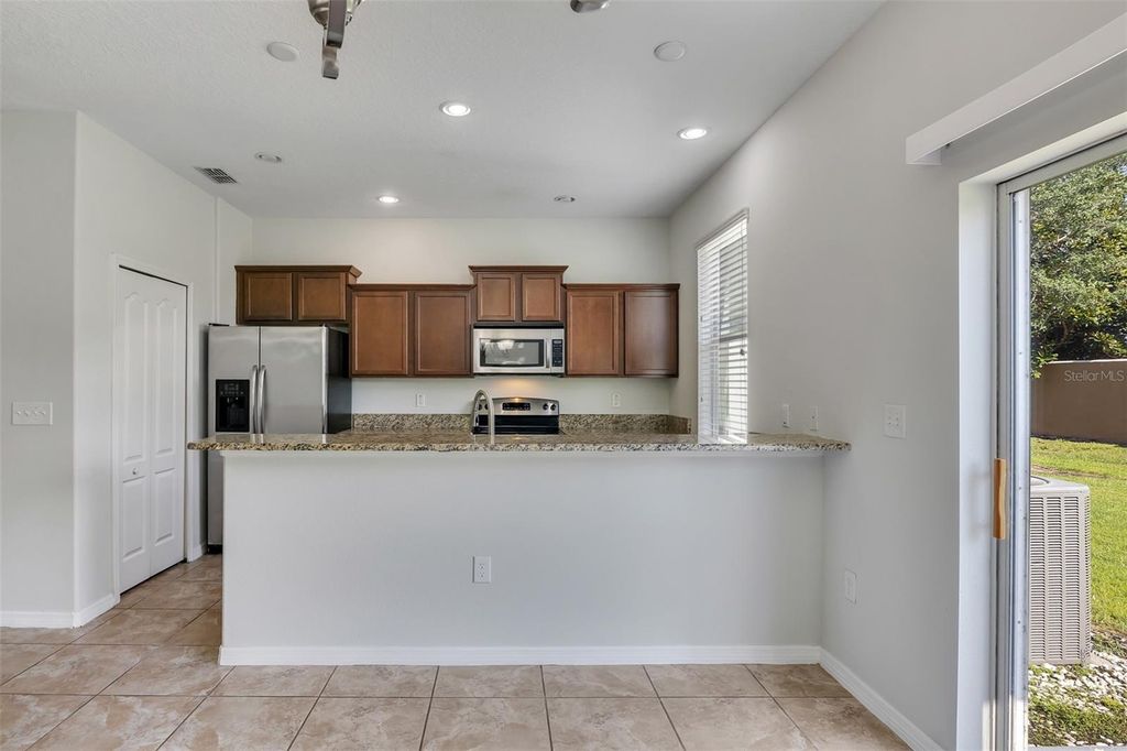 Image 8 of property listing at 10769 SAVANNAH LANDING CIRCLE, Orlando, FL 32832