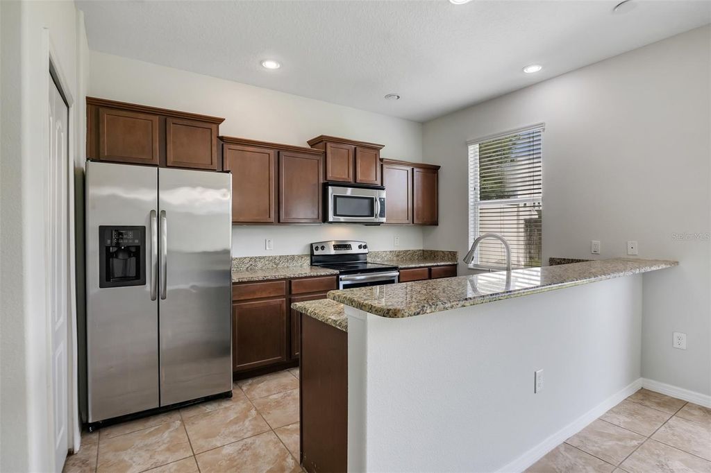 Image 9 of property listing at 10769 SAVANNAH LANDING CIRCLE, Orlando, FL 32832
