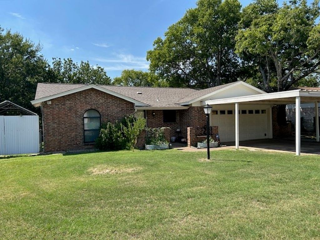 6613 Mona Lisa Avenue, Watauga, TX 76148