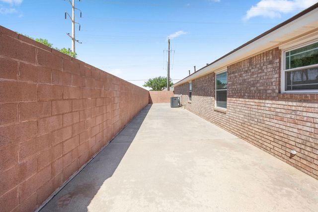 8312 Elgin Avenue, Lubbock, TX 79423
