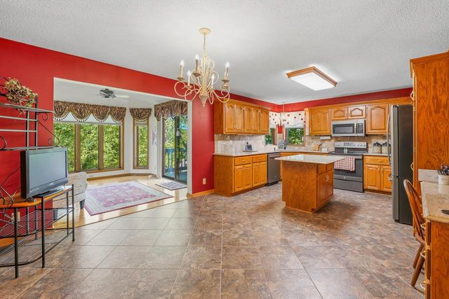787 Green Bay DRIVE, Mayville, WI 53050