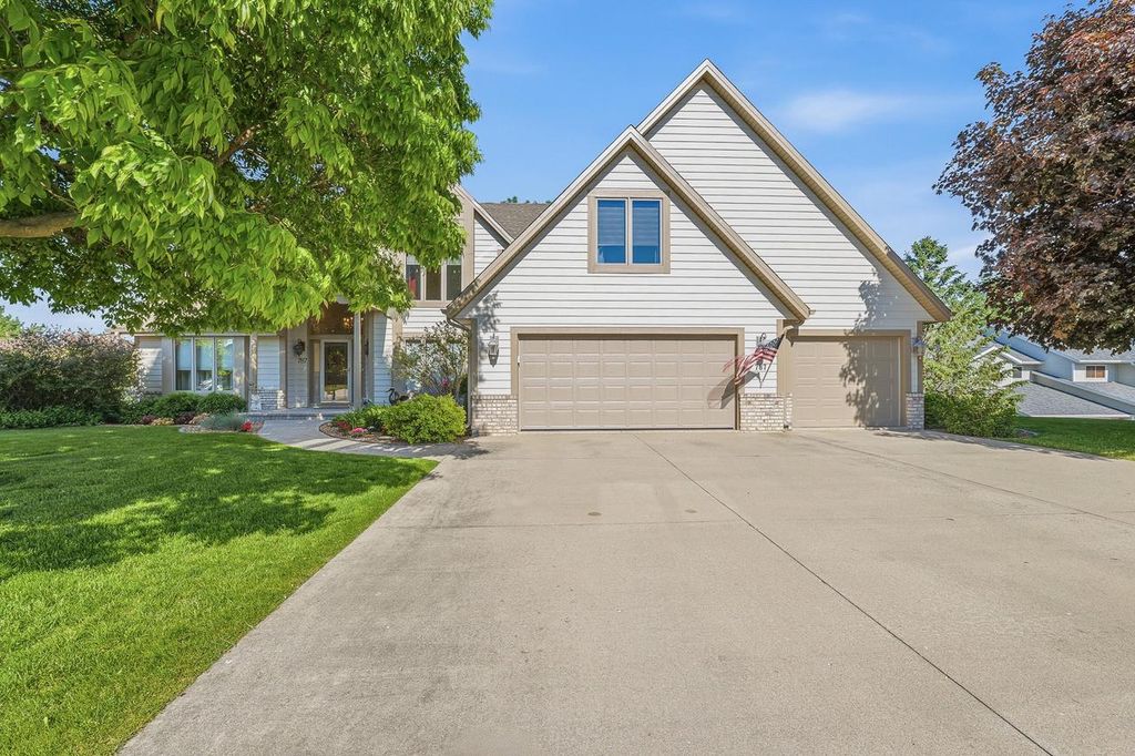 787 Green Bay DRIVE, Mayville, WI 53050